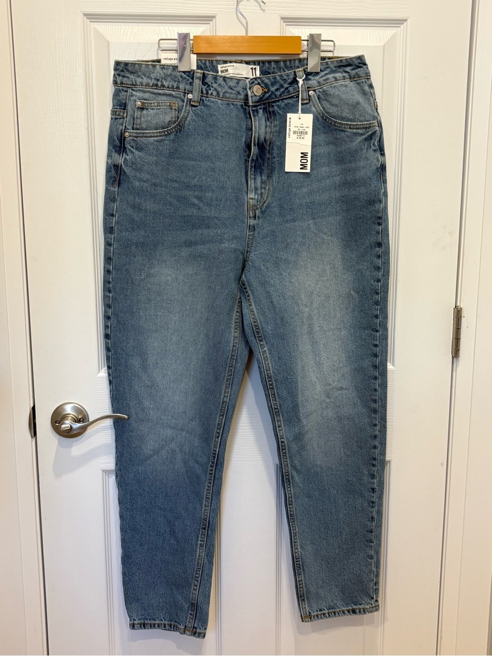 NWT Refuge High-Waist Light Wash Mom Jeans #1134